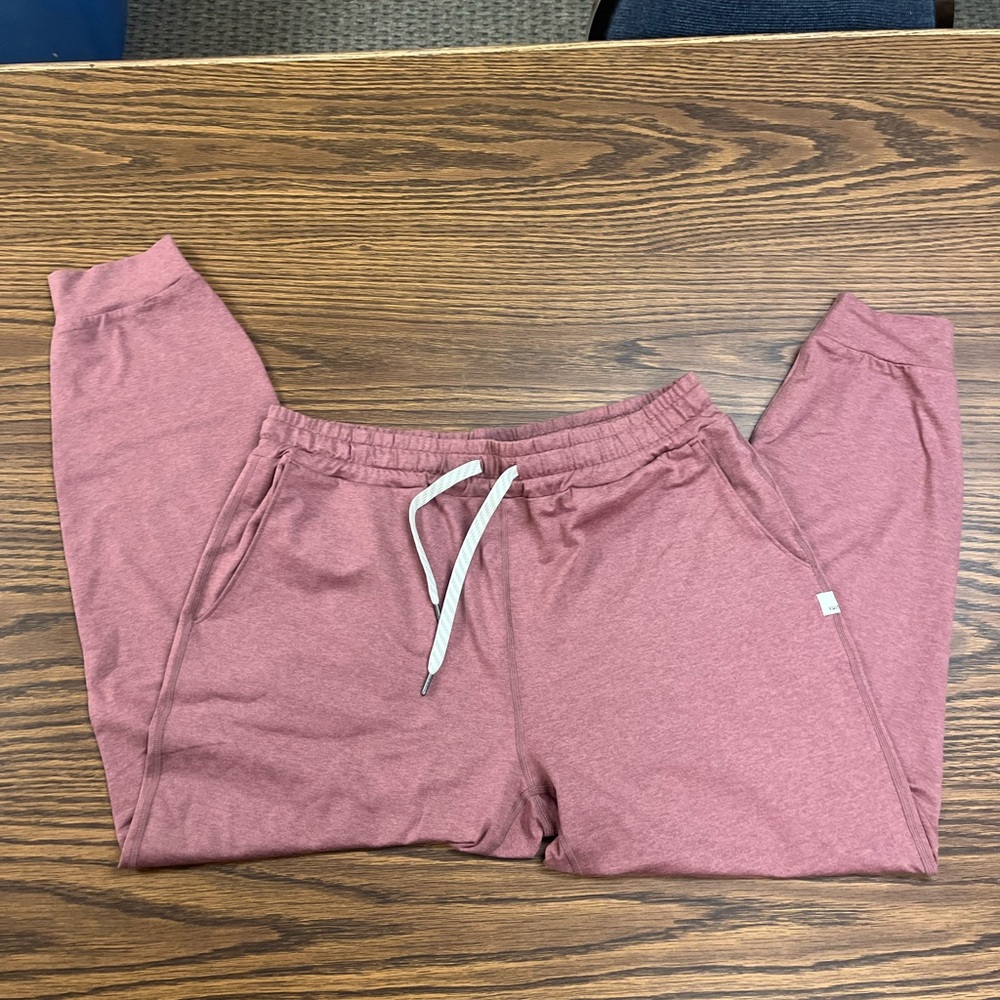 Vuori performance joggers